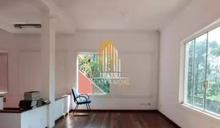 Casa Sobrado à venda no Morumbi de 240m² com 4 suítes e vagas de garagem Casa Sobrado à venda no Mor