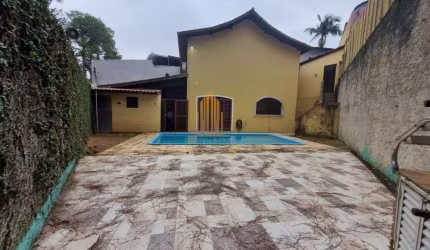 CASA ASSOBRADADA EM ALTO DA BOA VISTA DE 136m² COM 3 DORMITÓRIOS, 1 SUITE E 4 VAGAS Á VENDA