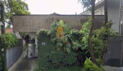 Casa á venda no Pacaembu - com 264m² 3 Quartos, 2 suites, 4 banheiros, 4 vagas