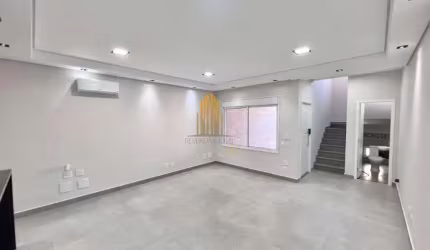 Mirandópolis, Casa Residencial Triplex de 170m² com 3 dormitórios, 1 suíte, 3 vagas.