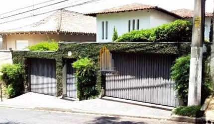 CASA ASSOBRADADA 3 DORMITORIOS, 3 SUÍTES, 1 SALA, 7 BANHEIROS, NA REGIÃO DO MORUMBI EM SÃO PAULO .