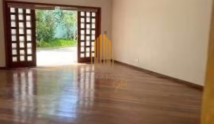 JARDIM DOS ESTADOS, CASA RESIDENCIAL DE 450M² COM 4 DORMITORIOS, 5 BANHEIROS E 8 VAGAS DE GARAGEM.
