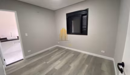 Sobrado de 130m² com 3 suítes, 2 vagas no Jardim Caravelas.