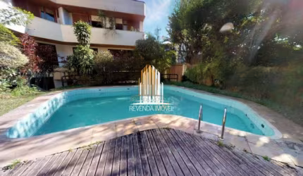 SOBRADO RESIDENCIAL DE 815M², POSSUI 6 DORM (4 SUÍTES), 3 SALAS E 8 VAGAS, À VENDA EM VILA MADALENA.