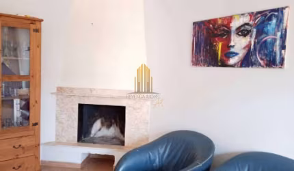 SANTO AMARO - CASA DE 105M², POSSUI 3 DORMITÓRIOS E 3 VAGAS.