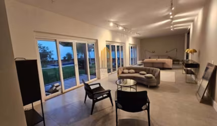 MORUMBI - CASA DE 740M² COM 4 SUÍTES, SALA AMPLA, 7 BANHEIROS E 4 VAGAS.