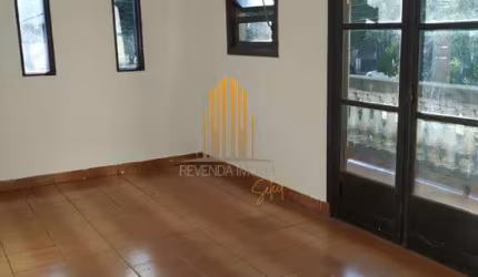 CASA ASSOBRADADA COM 130M² COM DOIS DORMITORIOS, DOIS BANHEIROS E TRES VAGAS DE GARAGEM NO IPIRANGA.