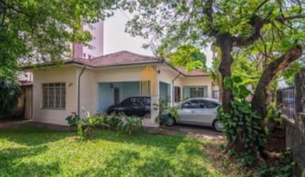 Parque São Domingos - Casa com 240m² - 4 dormitórios e 2 vagas.