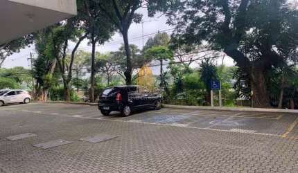 Conjunto comercial no Alto de Pinheiros de 180m², 6 banheiros, 12 vagas Á VENDA