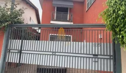 Cidade Ademar, Casa Assobradada com 80m². Dois dormitórios, banheiro social e duas vagas.