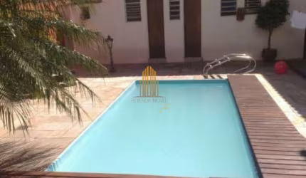 Casa Assobradada com 385m², 03 Suítes, banheiro social e 03 Vagas. No bairro - Planalto Paulista. SP