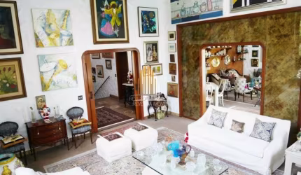 Casa Assobradada no Jardim Guedala com 572 m²  4 dormitórios 1 suíte 7 vagas de garagem Casa Assobra