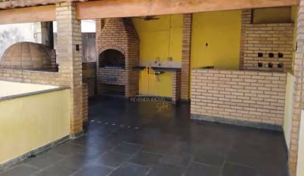 Vila Leopoldina - Casa Assobradada com 198m², Duas Suítes, Lavabo e Duas vagas de Garagem.