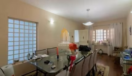 Planalto Paulista - Casa Térrea com 320m² 3 dormitórios, 1 suíte e 2 vagas de garagem.