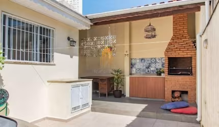 Cambuci - Casa Assobradada com 205m² 2 dormitórios, 2 banheiros e 3 vagas.