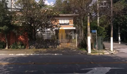 Vila Madalena - Sobrado Comercial de 174m² com 3 dormitórios, 1 suíte e 3 vagas.