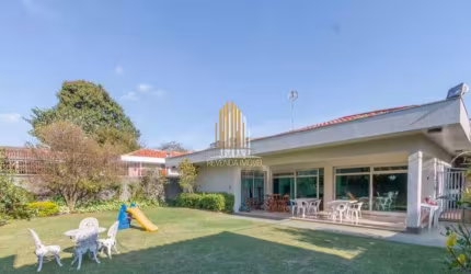 Santo Amaro - Casa de 350m² com 4 dormitorios e 6 vagas.