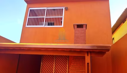 CIDADE ADEMAR CASA ASSOBRADADA DE 217m² COM 3 QUARTOS , 2 SUITES , 4 BANHEIROS E 2 VAGAS Á VENDA