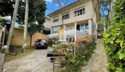 Casa  Comercial  ou  residencial à venda no  Pacaembu de 640m² com 4 dormitórios ou 4 salas  4 vagas