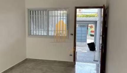 CAMPO GRANDE - CASA ASSOBRADADA DE 141m² COM 3 QUARTOS , 1 SUITE E 2 VAGAS Á VENDA