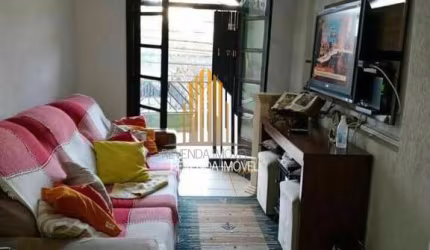 Morumbi - Casa Assobradada de 140 metros, 3 dormitórios, uma suíte e uma vaga de garagem