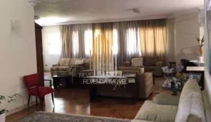 Morumbi - Casa de condomínio fechado de 565m² com 4 Suites e 8 vagas.