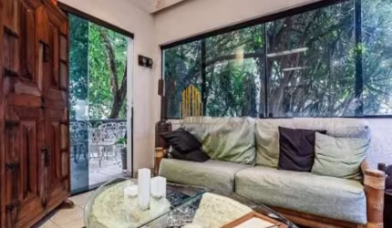 CERQUEIRA CÉSAR - CASA ASSOBRADADA DE 632m² COM 5 DORMITÓRIOS, QUINTAL E 10 VAGAS.