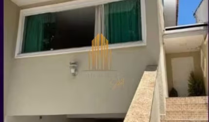 VILA SONIA - CASA ASSOBRADADA DE 200m² COM 3 QUARTOS, 3 SUITES, QUINTAL E 4 VAGAS Á VENDA