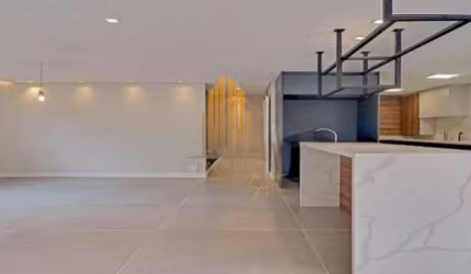 Granja Julieta - Casa de Condomínio de 210m² com 3 dormitórios (2 suítes) e 2 vagas.