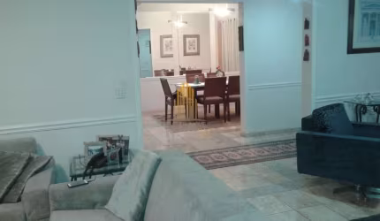 CASA DE CONDOMÍNIO DE 355M², POSSUI 4 DORMS (4 SUÍTES), 1 SALA E 3 VAGAS, À VENDA NA REGIÃO BROOKLIN