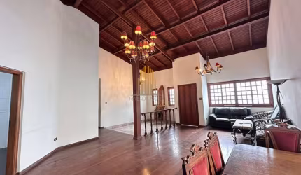Sumarezinho - Casa de 300m² com 3 suites, 6 banheiros e 4 vagas