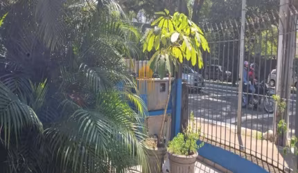 Chácara Santo Antônio, Casa Comercial de 240m² , com 4 salas, 3 banheiros e depósito.