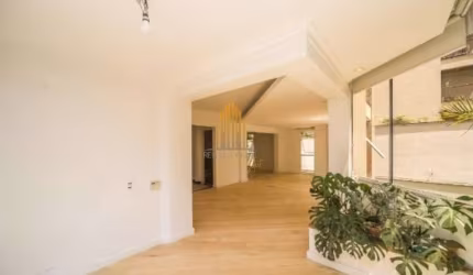Condomínio Itamaraty = Apartamento de 220m² com 4 quartos, 3 suites, 4 banheiros e 3 vagas  em MOEMA