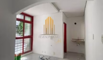 Vila Olímpia - Casa Comercial de Área total de 123 m², 3 salas com banheiro, copa e 2 vagas.