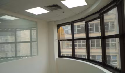 Conjunto Comercial no Condomínio Dorchester Gate na Consolação com 42,50m², 4 banheiros e dez vagas.
