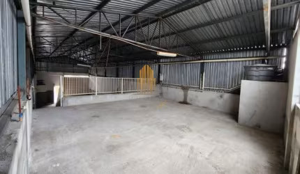 Bairro Maranhão - Galpão Comercial de 324m² com 1 banheiro