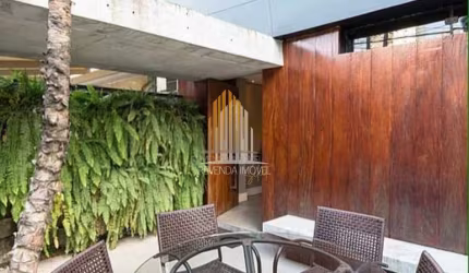 Prédio Comercial de 220m²  à venda com escritório, 4 wc, 2 vagas na Vila Nova Conceição - São Paulo.
