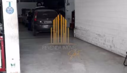 PRÉDIO COMERCIAL DE 210M² COM 1 REFEITORIO, 2 BANHEIROS EM LAPA SÃO PAULO.
