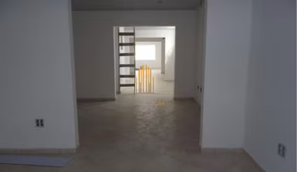 GALPÃO COMERCIAL DE 340M² POSSUI 5 SALAS, 3 BANHEIROS, E 1 VAGA Á VENDA NA REGIÃO DA VILA LEOPOLDINA