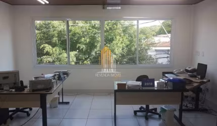 GALPÃO COMERCIAL BEM LOCALIZADO, DE 379M², POSSUI 5 SALAS E 6 BANHEIROS, À VENDA EM VILA LEOPOLDINA.