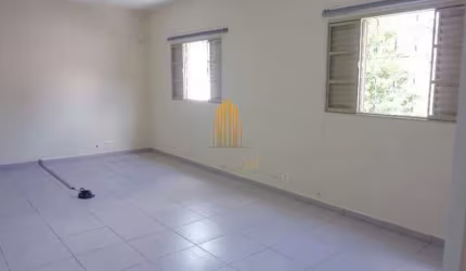 Sobrado Comercial de 300m² com 9 salas, 6 vagas no Ipiranga. Sobrado Comercial de 300m² com 9 salas,