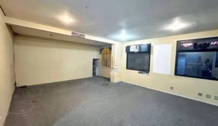 Edifício Torre da Roma na Lapa, Conjunto Comercial de 60m² com 2 vagas.