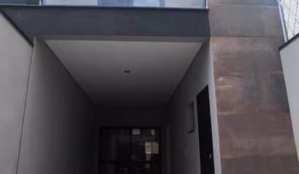 Chácara Santo Antônio - Casa assobradada nova com 135m², 3 dorms, 1 suite e 2 vagas.