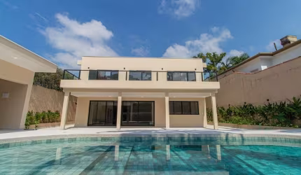 Interlagos, Sobrado Residencial à venda de 436m² com 3 suítes, 3 banheiros, 4 vagas.