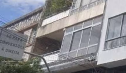 Prédio na Lapa com 2 apartamentos de 60m², 2 dormitórios e 2 apartamentos de 120m² com 3 dormitórios