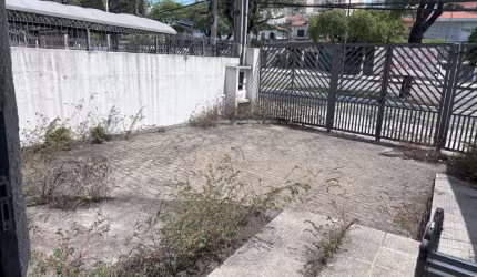 Vila Monumento - Prédio comercial à venda com 700m² e 1.300m² de terreno.