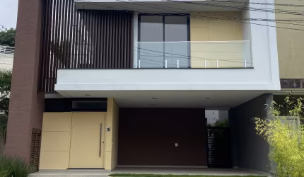 Ótima Residência em Condomínio de 03 pavimentos