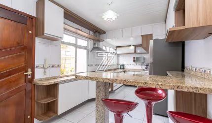 Casa com 3 quartos à venda na Rua Araçari, 499, Pinheirinho, Curitiba, 181 m2 por R$ 720.000