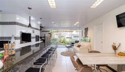 Casa com 4 quartos à venda na Rua Alberto Panek, 384, Orleans, Curitiba, 300 m2 por R$ 1.499.000