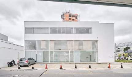 Ponto comercial para alugar na Rua Isaac Guelmann, 4209, Novo Mundo, Curitiba, 100 m2 por R$ 10.000